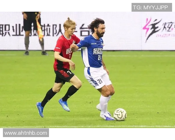 足球明星与娱乐圈明星的交集与影响力探讨 足球明星与娱乐圈明星的交集与影响力探讨